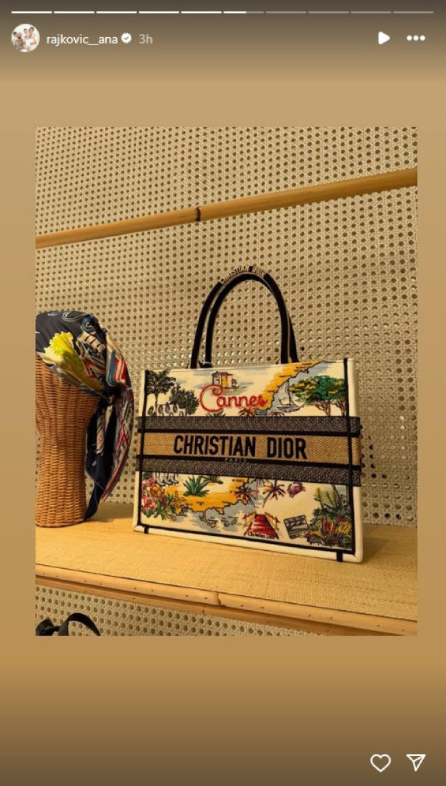 Ana Rajković iskeširala 4.000 evra za torbu: Počastila se luks komadom (FOTO)