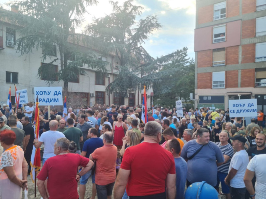 Žele povratak normalnom životu! Više od 35.000 ljudi izašlo na skupove protiv blokada (FOTO/VIDEO)