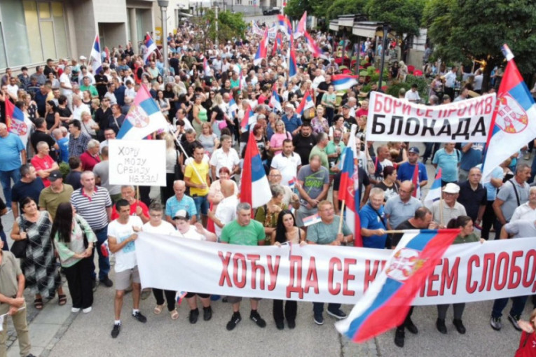 Na mirnim šetnjama bilo 35.000 ljudi: Ovo je devet ključnih poruka građana