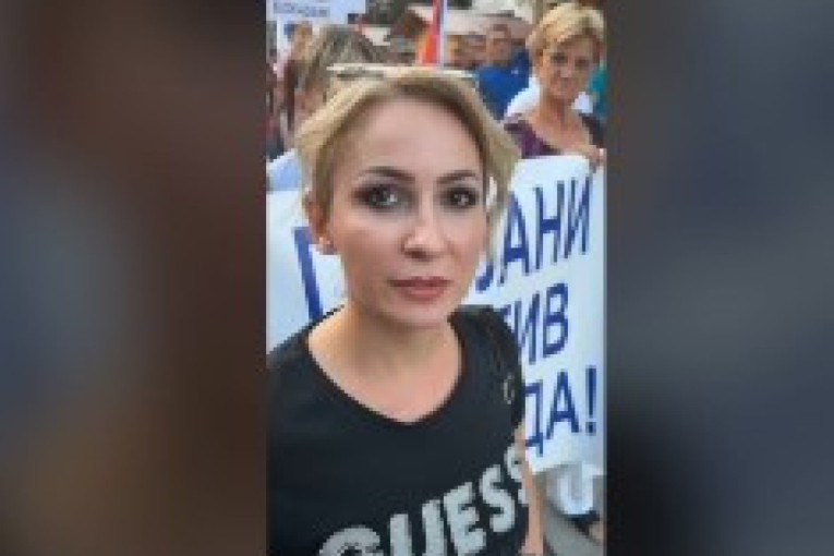 "Želimo da se deca vrate u svoje klupe i da uče": Građani Bačkog Petrovca protiv blokada (VIDEO)