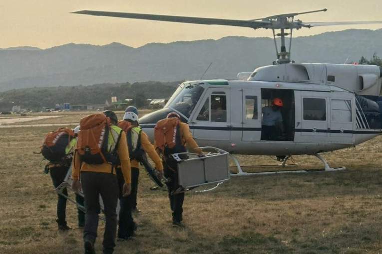 Drama na Durmitoru - teže povređena državljanka Češke: Iz planinskih vrleti izvlačili je spasioci i helikopter MUP-a