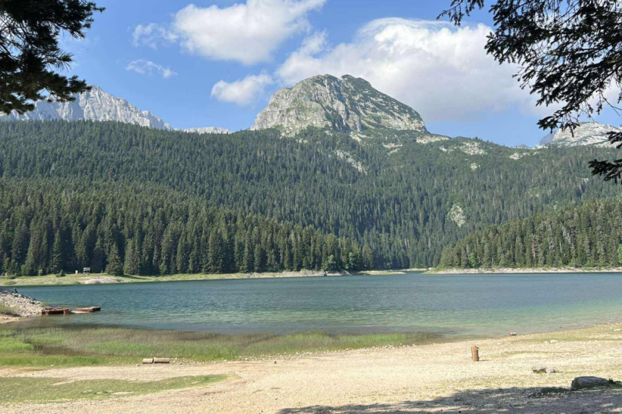 Dok se na primorju gosti prebrojavaju, Žabljak je ove sezone pravi turistički bum: Zabeležen rekordan broj gostiju iz čitavog sveta (FOTO)