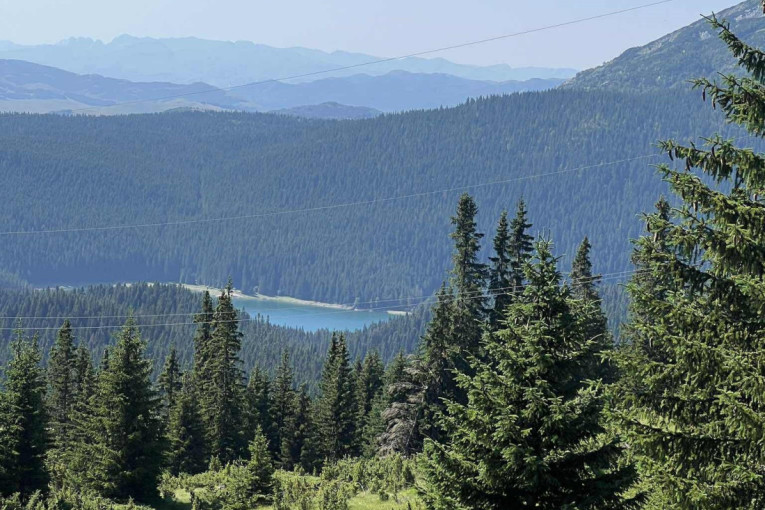 Dok se na primorju gosti prebrojavaju, Žabljak je ove sezone pravi turistički bum: Zabeležen rekordan broj gostiju iz čitavog sveta (FOTO)