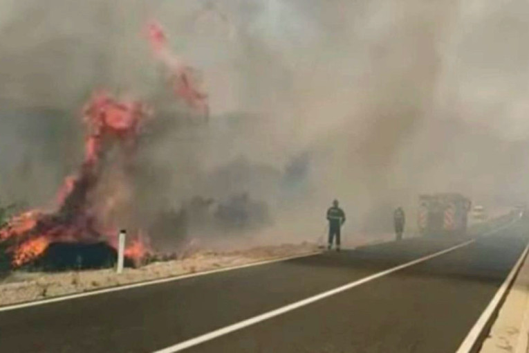 Bosna odsečena od Jadranskog mora! Kanaderi gase vatru kod Neuma, zatvoren put (VIDEO)