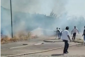 Bukti vatra kod Doljevca: Na terenu 11 vatrogasaca! (VIDEO)