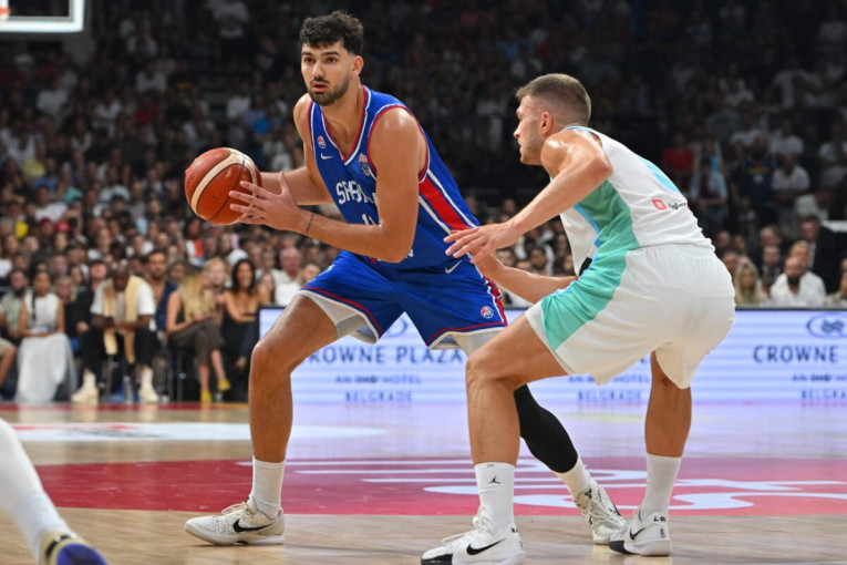 Silni Orlovi razbucali i Slovence! Puna Arena uživala u košarkaškoj rapsodiji Srbije! (FOTO)