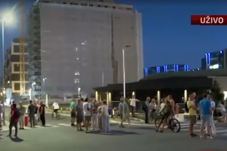 Naručeni zgubidani ispred tajkunske N1: Niko ne veruje propagandom glasilu (VIDEO)