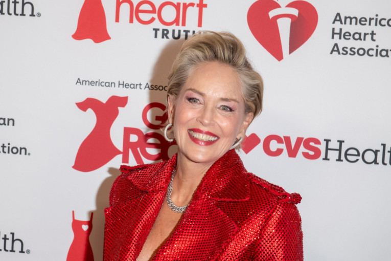 Kejt Blančet je kraljica reciklaže: Obukla haljinu koju je već nosila pre tri godine, pa očarala publiku u Veneciji (FOTO)