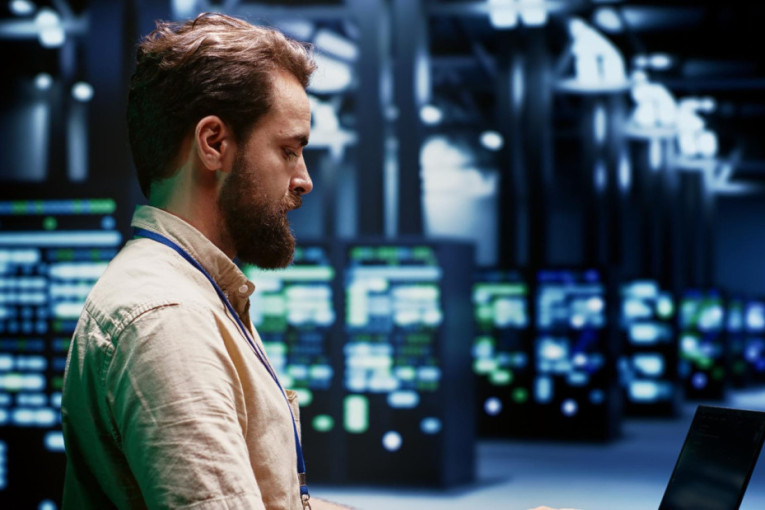 AI četbotovi pod lupom: Da li stižu reklame u ChatGPT i Gemini?