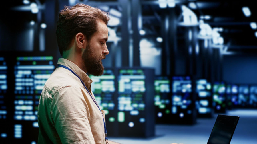 "Deneris ga čeka u drugom svetu": Majka podiže tužbu protiv AI kompanije nakon što je sin počinio samoubistvo zbog virtualne veze