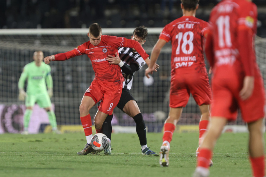 "Park Prinčeva" se oprostio od Donarume: Bivši saigrači ga bodrili, navijači skandirali, a uprava i trener PSŽ-a samo gledali (VIDEO)