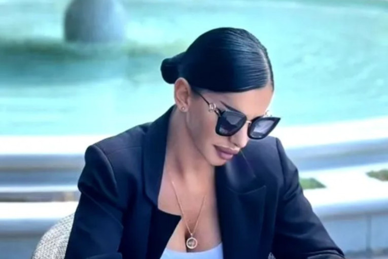 "Krenuo je nožem na mene" Aleksandra Nikolić iznela jezive detalje o bivšem mužu!