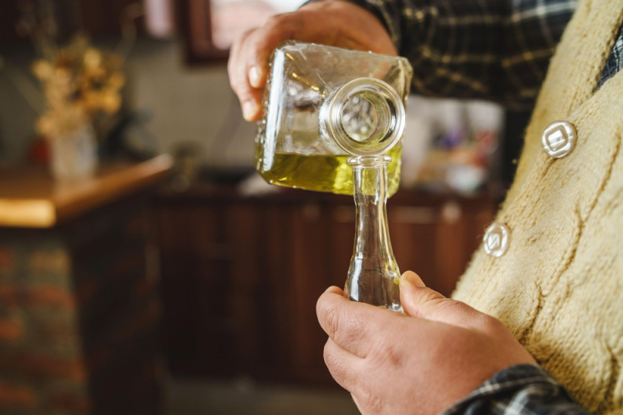 Može tek u kuću kad je deda proba! Ako kaže "Uf dobra" onda znate na čemu ste! (FOTO)
