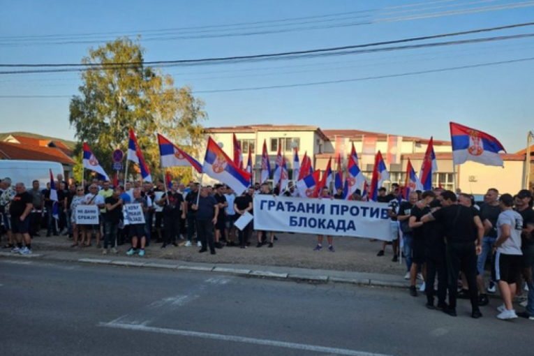 Na skupovima blizu 70.000 ljudi: Okupljeni ističu - Dosta je bilo blokada! (FOTO/VIDEO)