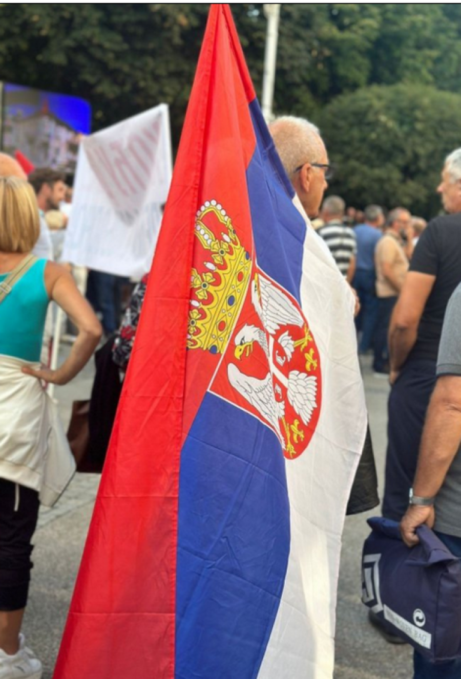 Na skupovima blizu 70.000 ljudi: Okupljeni ističu - Dosta je bilo blokada! (FOTO/VIDEO)