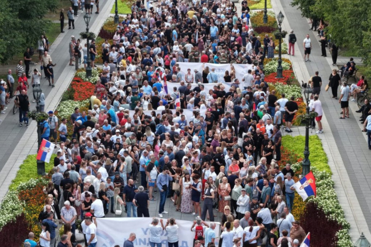 Veličanstveno! 70.000 građana pokazalo kako se bori za Srbiju: "Posle skoro 10 meseci mraka, došlo je vreme da svetla strana progovori"