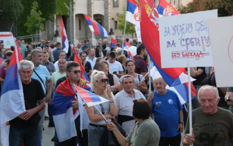 Na skupovima blizu 70.000 ljudi: Okupljeni ističu - Dosta je bilo blokada! (FOTO/VIDEO)