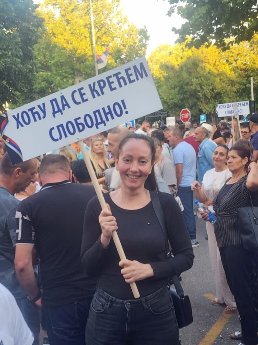 Na skupovima blizu 70.000 ljudi: Okupljeni ističu - Dosta je bilo blokada! (FOTO/VIDEO)