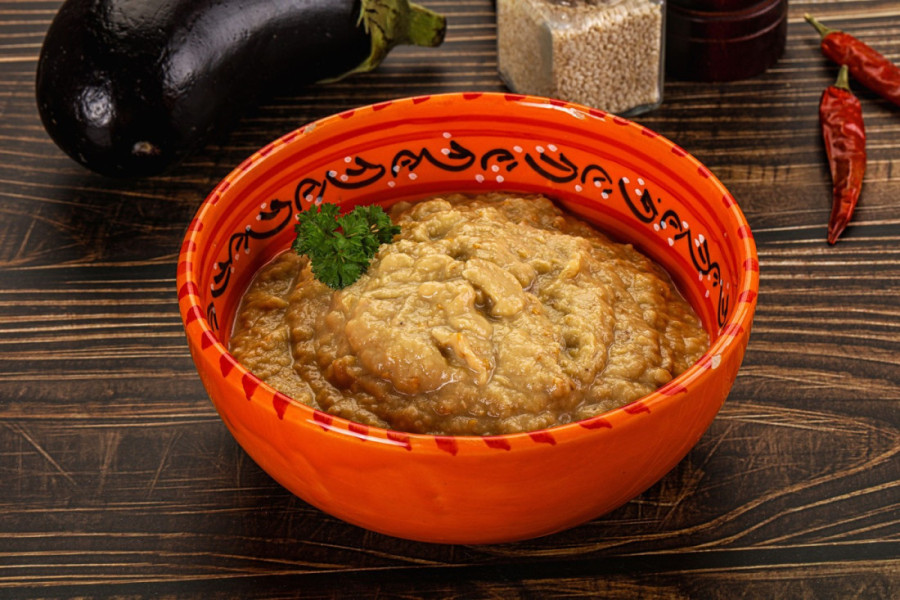 Tri lica patlidžana: Ajvar, baba ganuš i mutabal - koji popularni namaz ćete prvi probati da napravite?