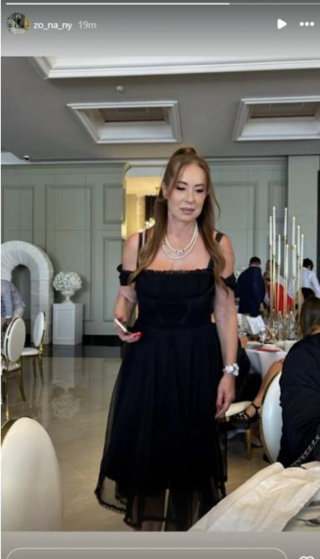 Samo oko vrata nosi 1.000 evra! Majka Filipa Živojinovića je prava dama! (FOTO)