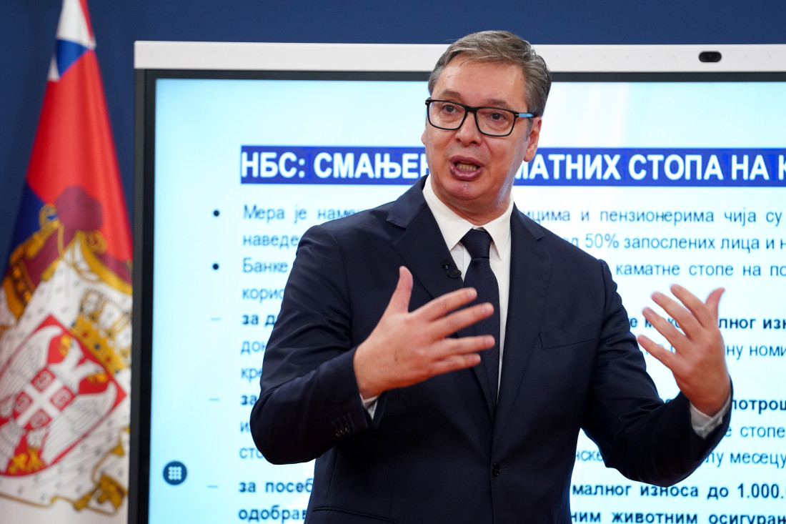 Vučić o merama: Marže obaramo sa 45 na 20 odsto za 3.000 proizvoda! Kamatna stopa ne sme da pređe 7,5 odsto za gotovinski kredit! (VIDEO)