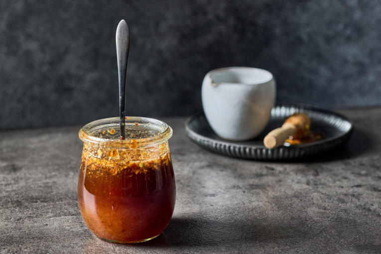 Čudo iz tegle: Vatreni med umiruje upale i jača imunitet brže od bilo kog leka