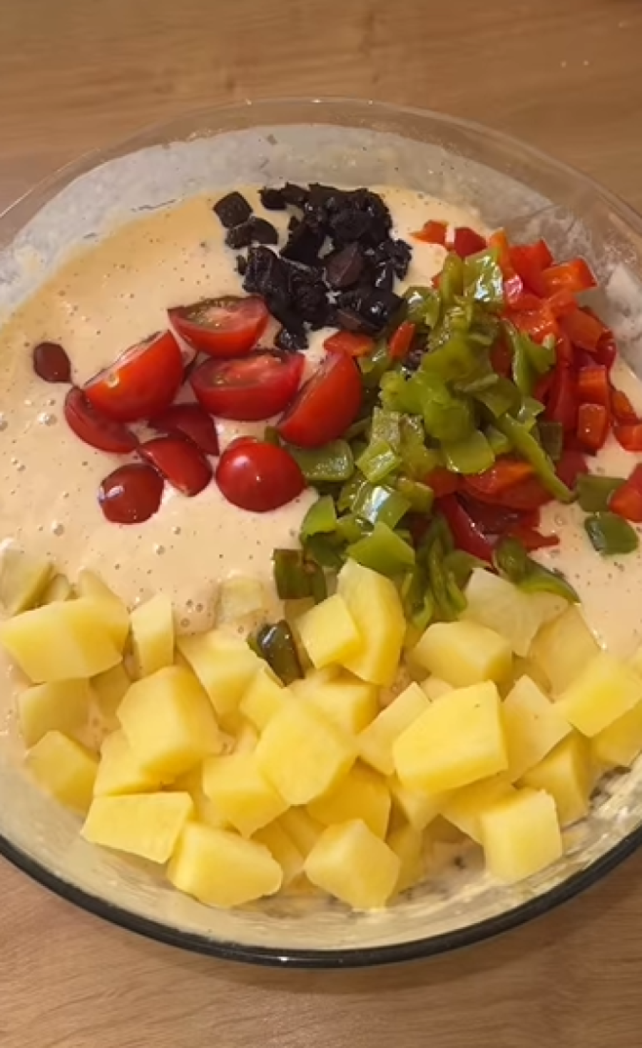 Recept dana: Slana pita sa krompirom i pečenim paprikama. Brza, laka i savršena za dane kada ste u žurbi