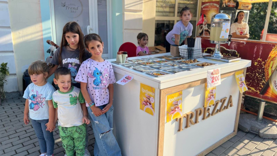 Mali preduzetnici iz Pranjana: Zarađuju džeparac prodajom krofnica!