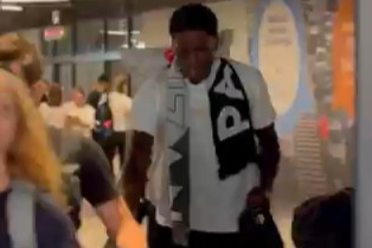 Veliko pojačanje Partizana je stiglo: Amerikanac sleteo u Beograd (VIDEO)