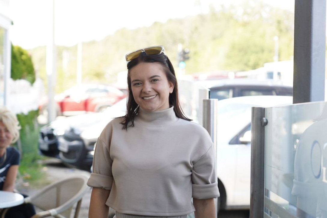 Pevačica se odrekla buduće učesnice "Elite 9", koju je prethodno usvojila: Stvari su me sačekale u Šimanovcima!