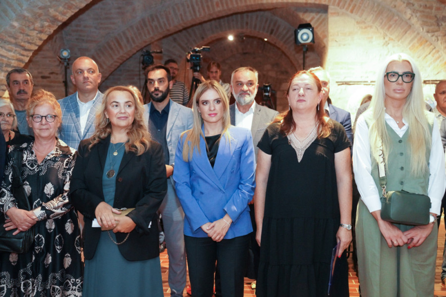 Ministarka Đurđević Stamenkovski otvorila je izložbu "Sećanja u slici" (FOTO)