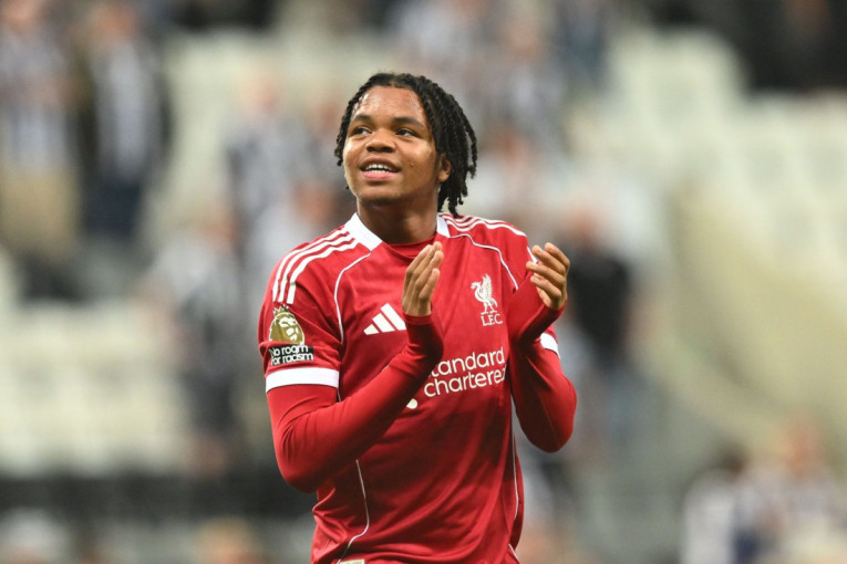 Liverpul se pohvalio produženjem ugovora, a slično je učinio i Arsenal (FOTO)