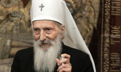 Ovo je jedini čovek kome je patrijarh Pavle poljubio ruku! Evo ko je on!