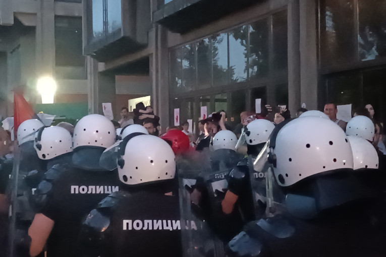 Hitno se oglasio MUP! Reagovao na sramne laži tajkunskih medija