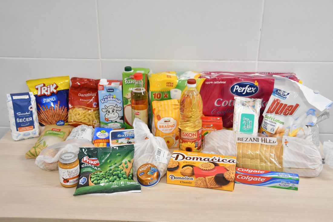 Ministar u kupovini pred nove mere: Šta je sve Mali stavio u korpu od 4.991 dinar! Od ponedeljka će to koštati mnogo manje (FOTO/VIDEO)