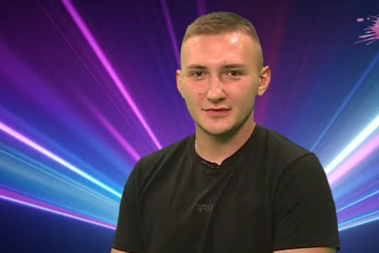 "Pretio je da će da me izbode!" Bivši rijaliti takmičar otkrio jezivu scenu iz doma!