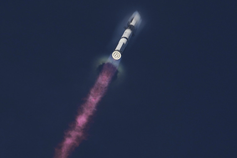 Mask konačno uspeo da lansira moćnu raketu: Posle brojnih neuspeha priredio spektakl (VIDEO/FOTO)