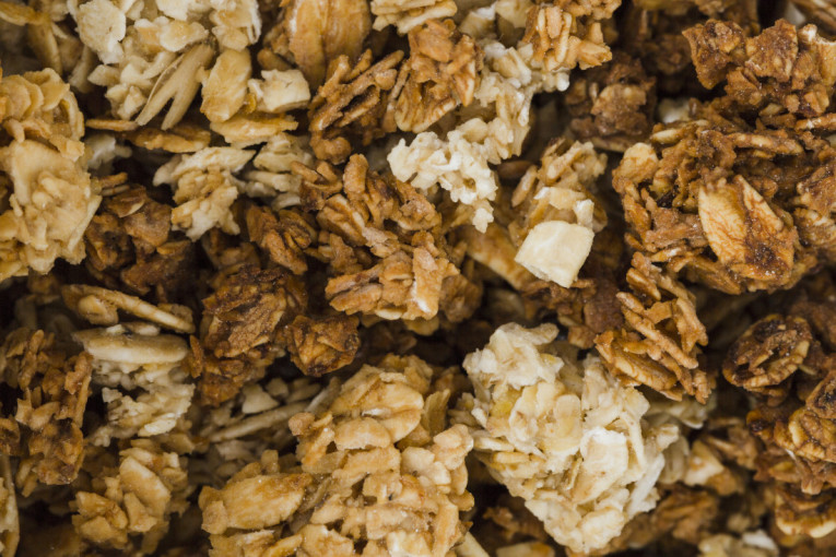Recept dana: Granola iz rerne, jednostavan, mirisan i hrskav početak dana
