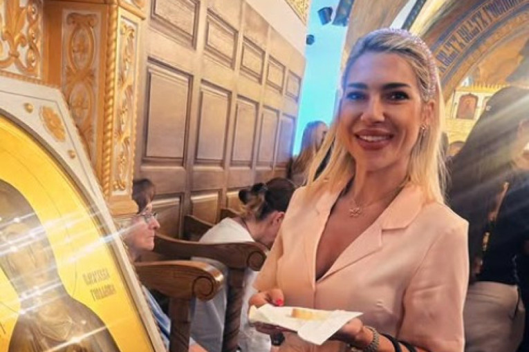 Jovana Jeremić se obratila direktno iz crkve: Danas je za nju poseban dan!