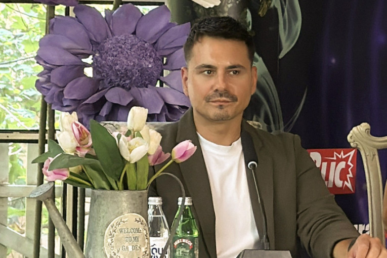 Da li ga prepoznajete? Bio je jedan od najvećih zavodnika na estradi, pa nestao, a sada se vratio u velikom stilu