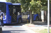 Drama na Vidikovcu:  Autobus GSP-a završio u auto-servisu! (FOTO)