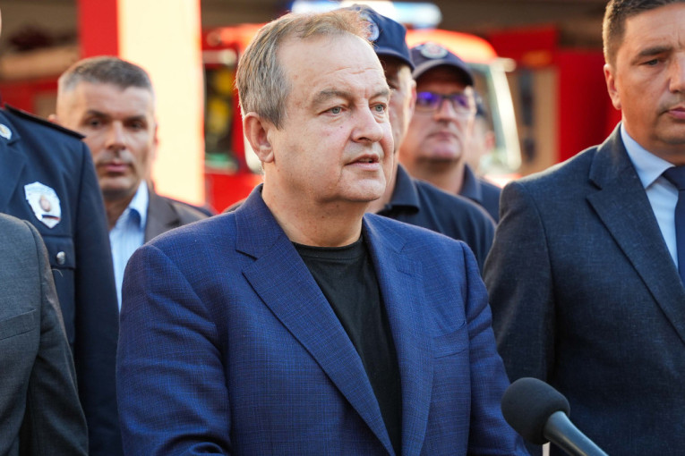 Dačić: O bezbednosti dece u školama brine 1.900 policajaca