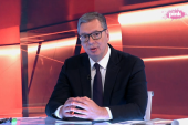 Vučić sinoć obradovao naciju! Još gradimo, skaču penzije…