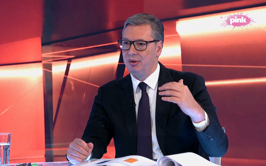 Vučić sinoć obradovao naciju! Još gradimo, skaču penzije…