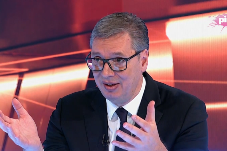 Vučić sinoć obradovao naciju! Još gradimo, skaču penzije…