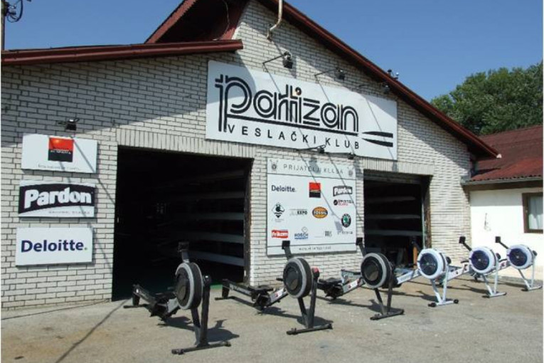 Vučić čestitao veslačima srebro na SP: Postali ste ponos cele Srbije!