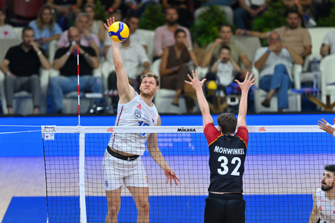 Srpski odbojkaši nemoćni! Poljaci silni protiv Orlova na otvaranju "Memorijala Vagner"!