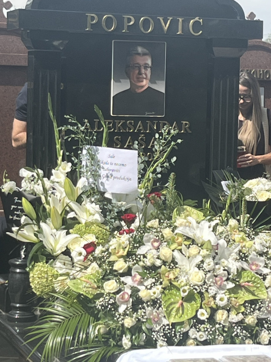 Detalj s pomena Saši Popoviću koji je mnogima promakao: Monasi poslali flašu osveštanog crnog vina, a evo i zašto (FOTO)