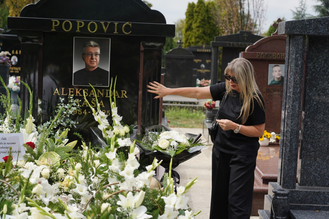 Detalj s pomena Saši Popoviću koji je mnogima promakao: Monasi poslali flašu osveštanog crnog vina, a evo i zašto (FOTO)