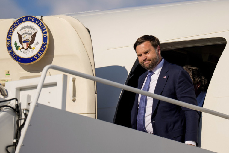 Džej Di Vens pokrenuo buru: Spreman sam da preuzmem funkciju ako se nešto desi Trampu (VIDEO)